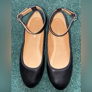 Sun+ Stone Luella Black Women's Strap Flats size 7.5 M